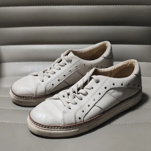 CROWN VINTAGE Kalinda Sneakers Size 7 Studs Chunky Bone Ivory Leather - Picture 2 of 13